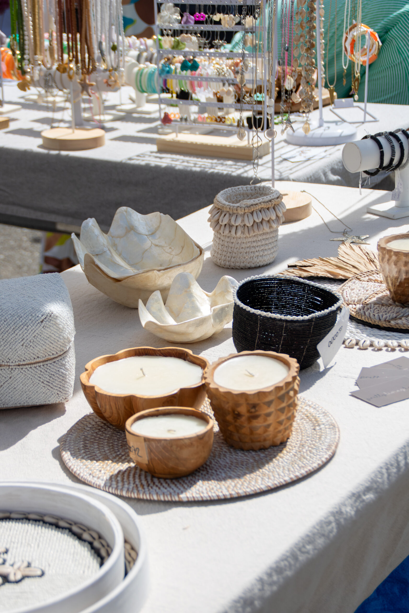 Marché artisanal — bijoux et créations